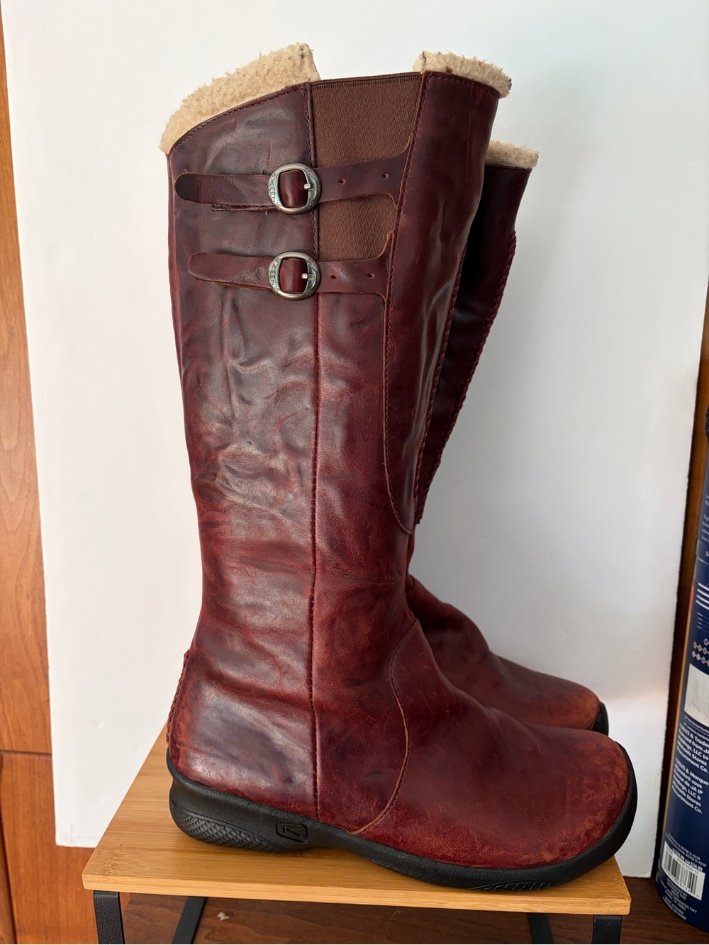Keen Women's Tall Red-Brown Leather Lined Boots. Sz 10. Size Zippers.